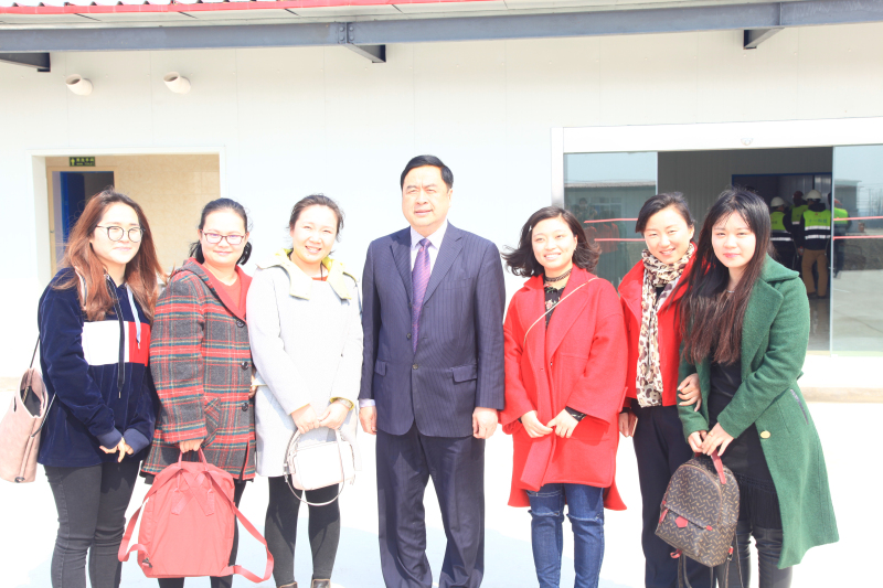 1496480455898371.jpg 14-趙振元同志與十一科技項目組女同志們親切合影.jpg