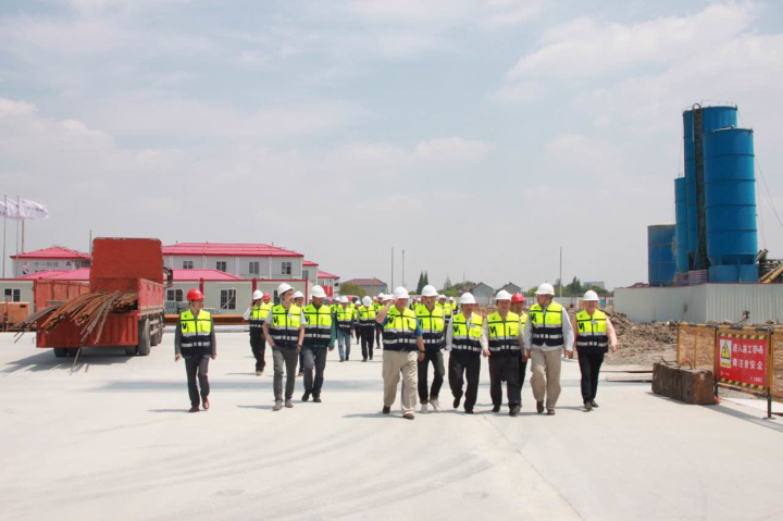 1496507216104071.jpg 4-與會領導參觀華力工地.jpg